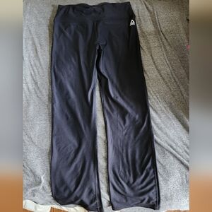 Reebok - Women's Size Medium Bootcut Leggings in Black